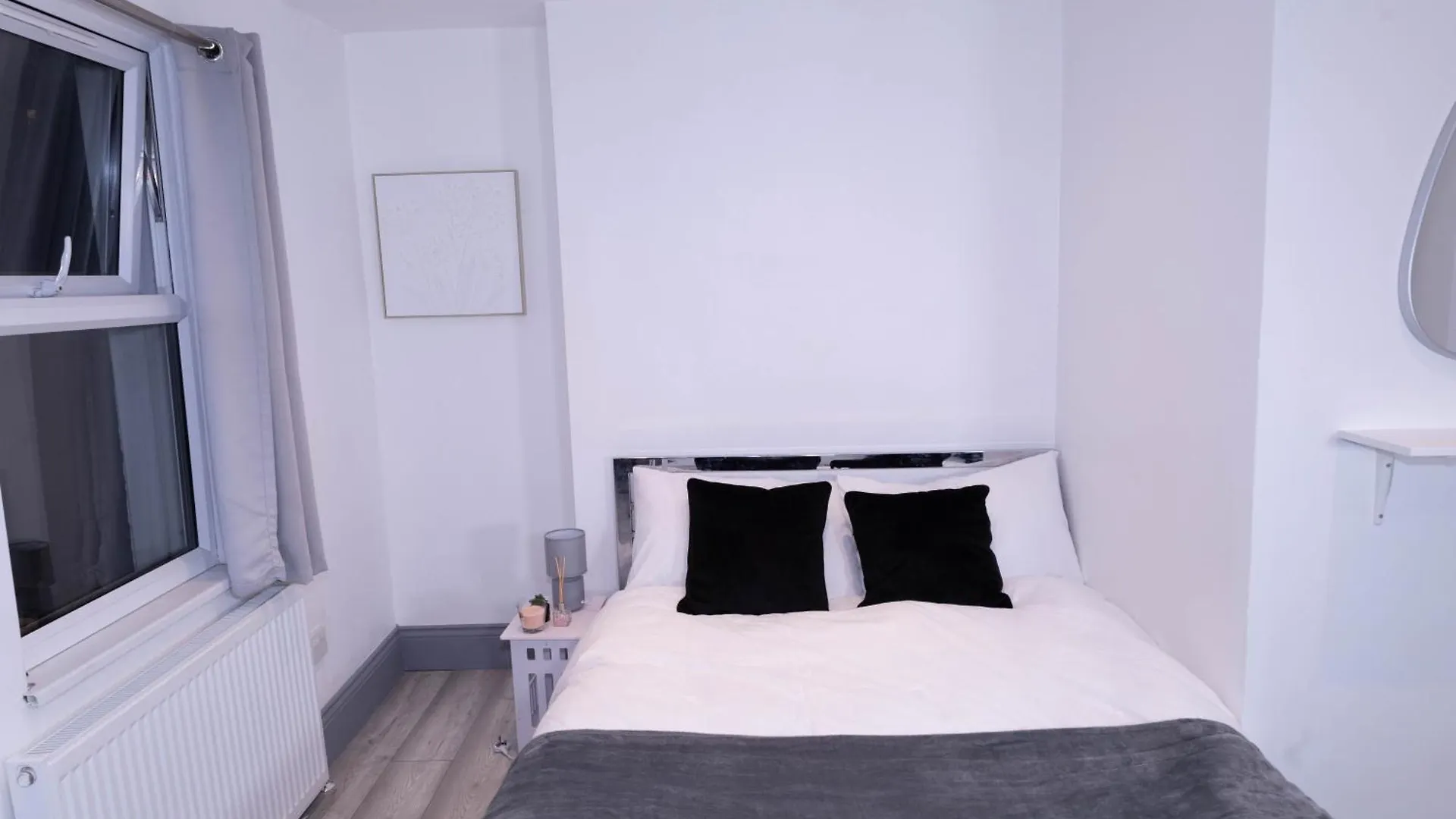 Cosy 3 Bedroom Apartment Near The O2 London