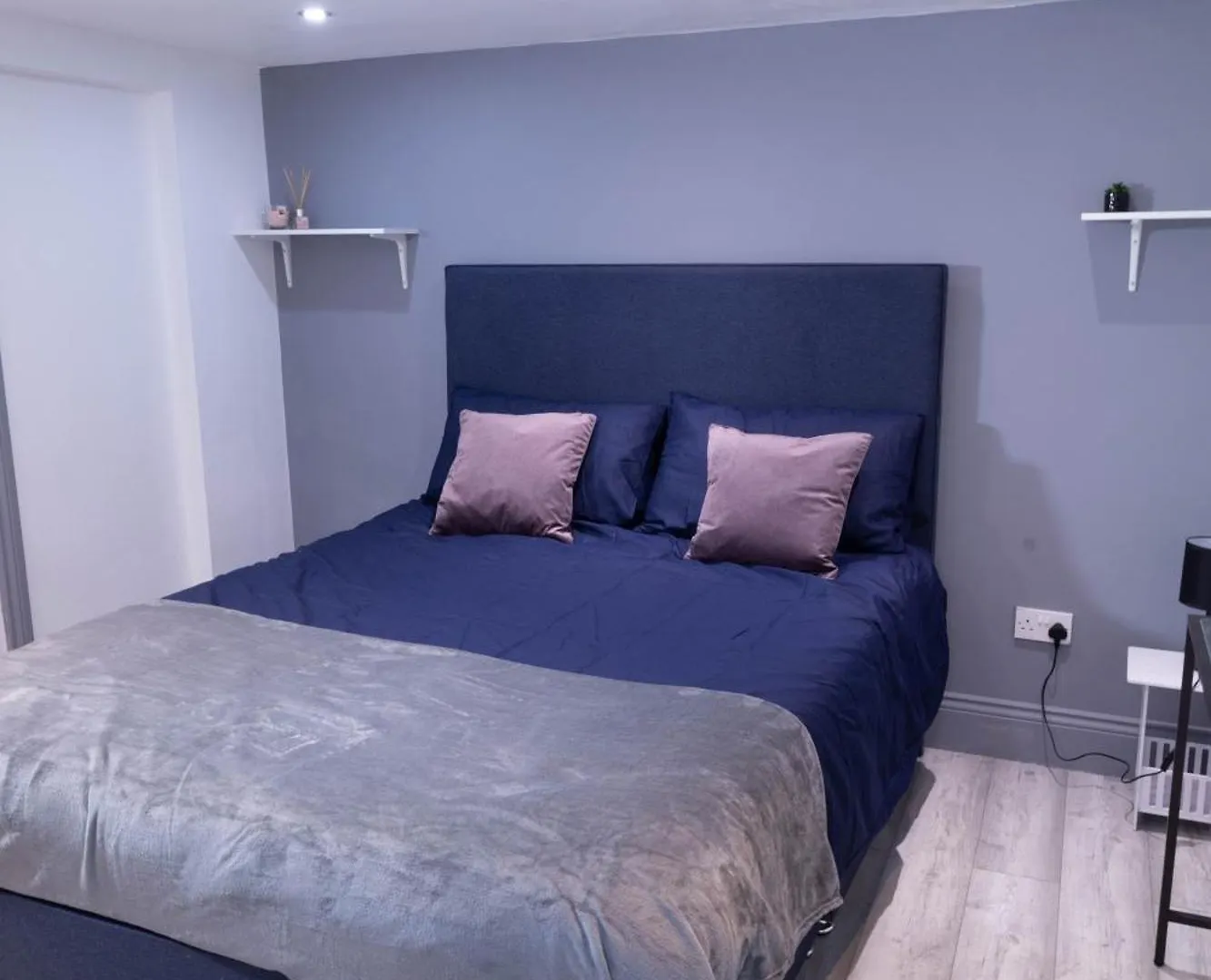 Cosy 3 Bedroom Apartment Near The O2 London 0*,